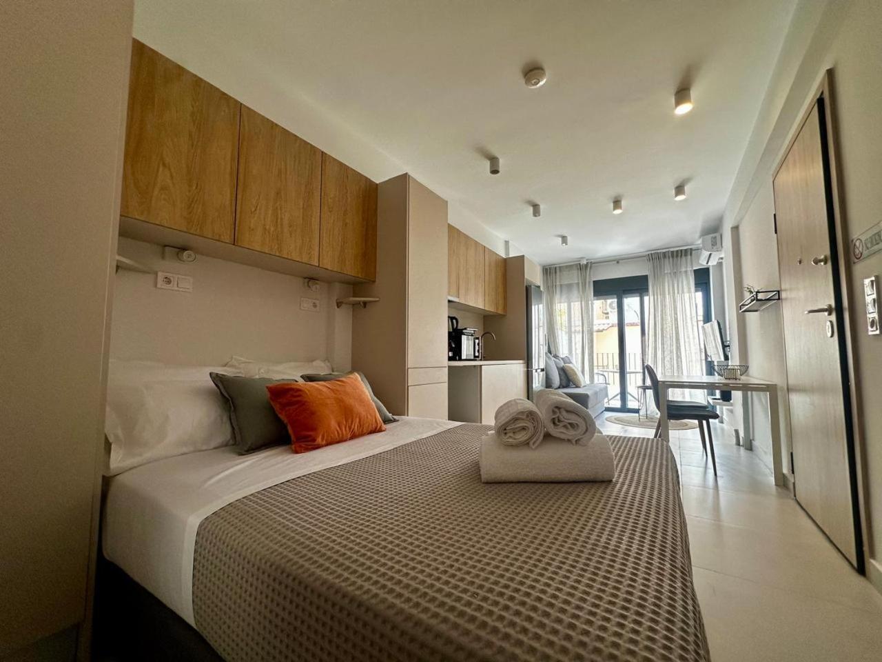 Alki-House Aparthotel Athena Bagian luar foto
