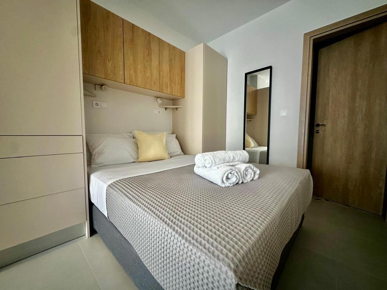 Alki-House Aparthotel Athena Bagian luar foto
