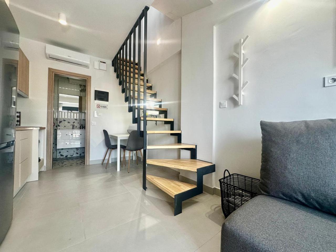 Alki-House Aparthotel Athena Bagian luar foto