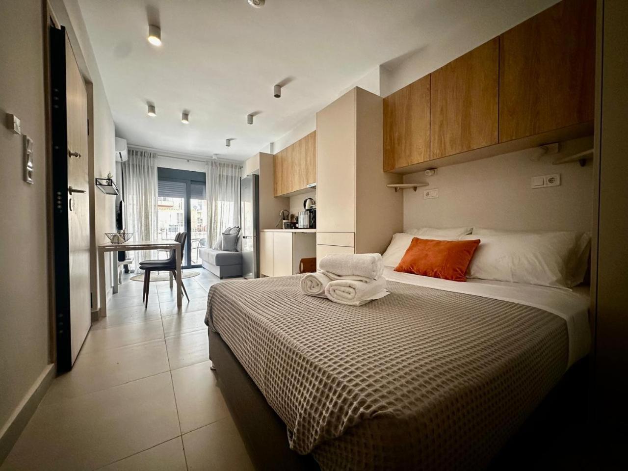 Alki-House Aparthotel Athena Bagian luar foto